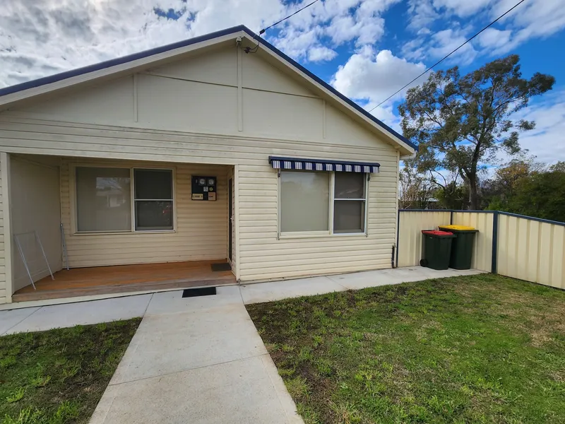 FULLY FURNISHED THREE BEDROOM HOUSE.