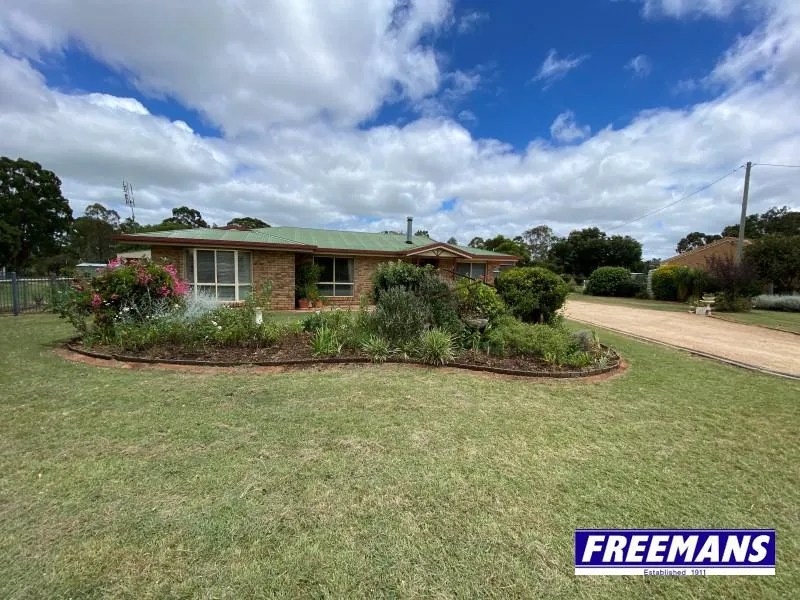 Tidy brick on 1acre with 7x9m shed