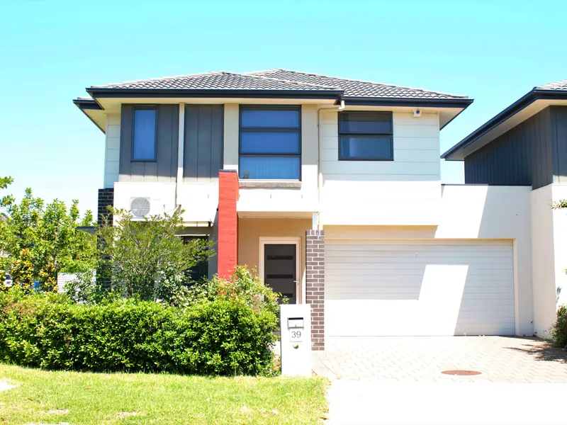 Cheryl Cunningham offers 4 bed home in The Ponds