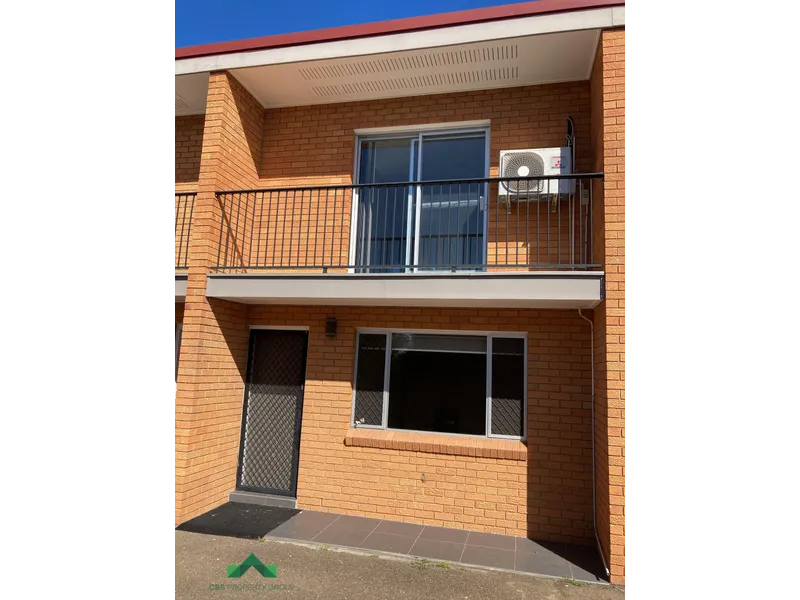 Two Bedroom Townhouse walking distance to CBD