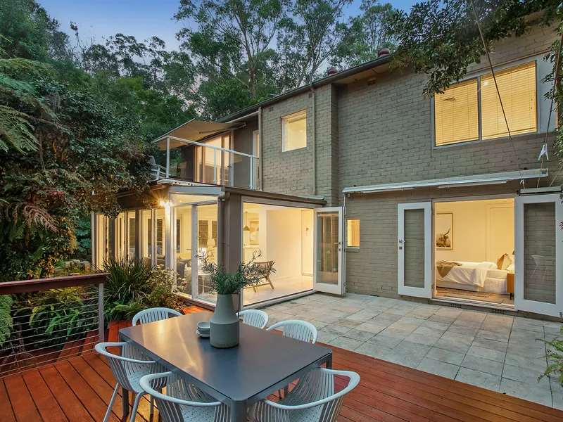 Private and picturesque, light filled entertainer