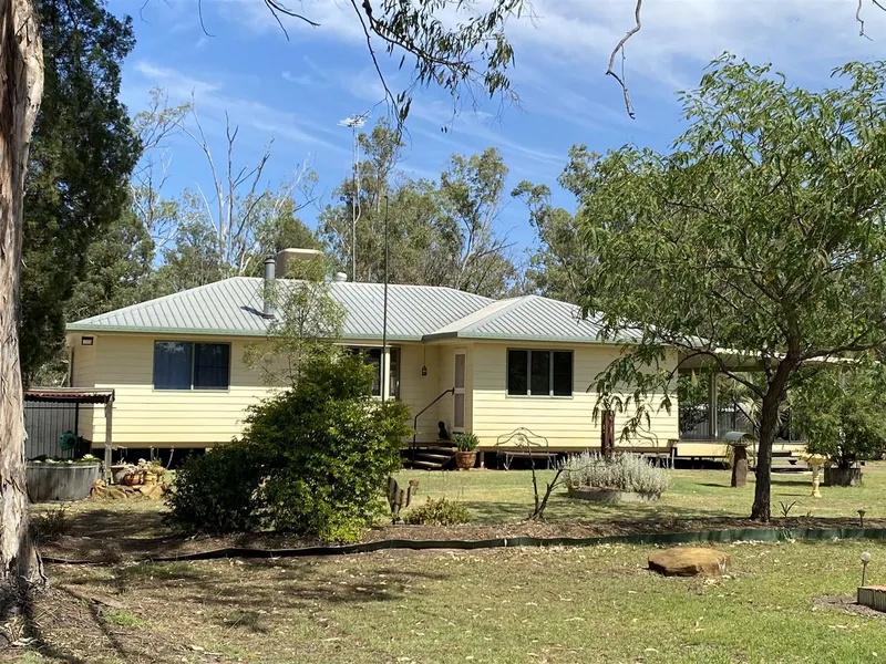 Fantastic Lifestyle, Location and Acreage