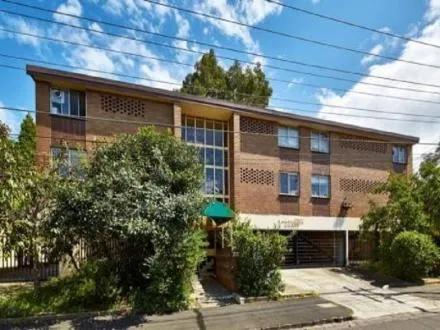 Ideally Located Bed-sit