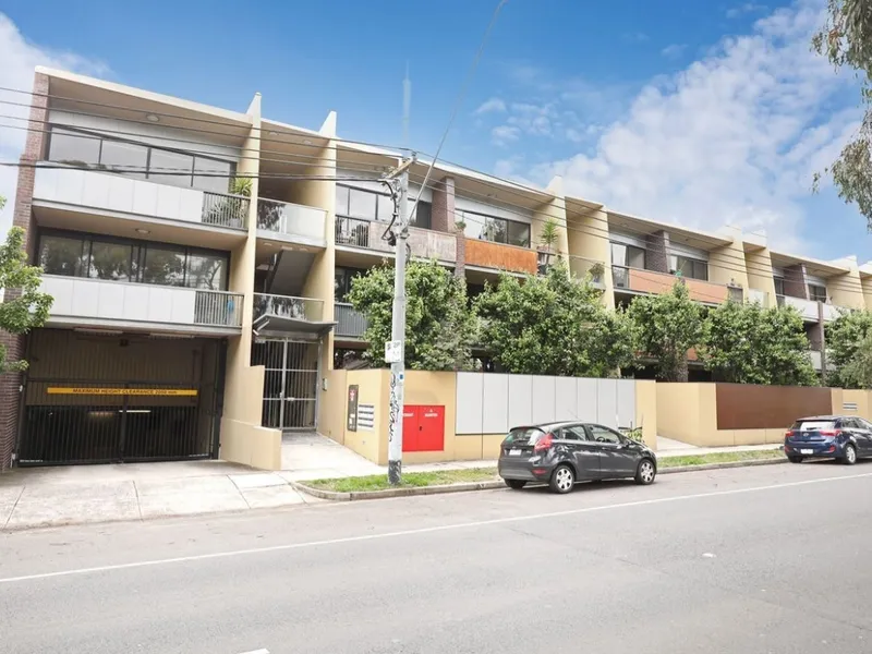 18/70-74 Brunswick Road Brunswick VIC 3056