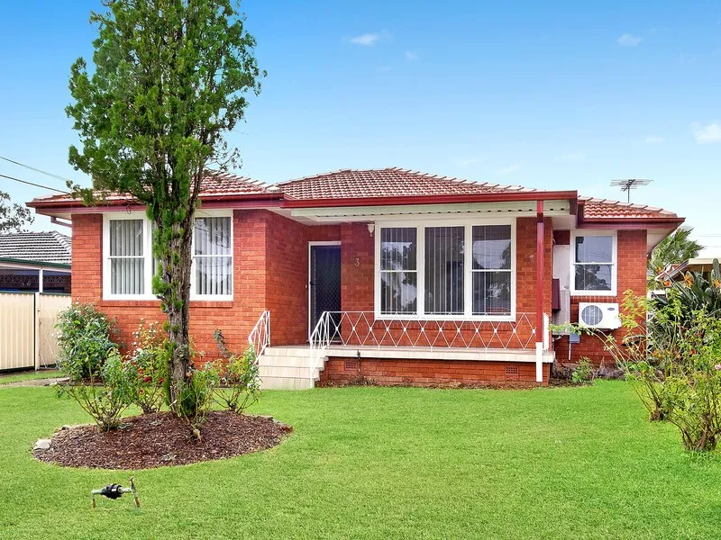 WELL PRESENTED THREE BEDROOM HOME PLUS STUDY