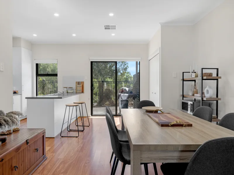 Modern Townhouse with Linear Park on Your Doorstep!