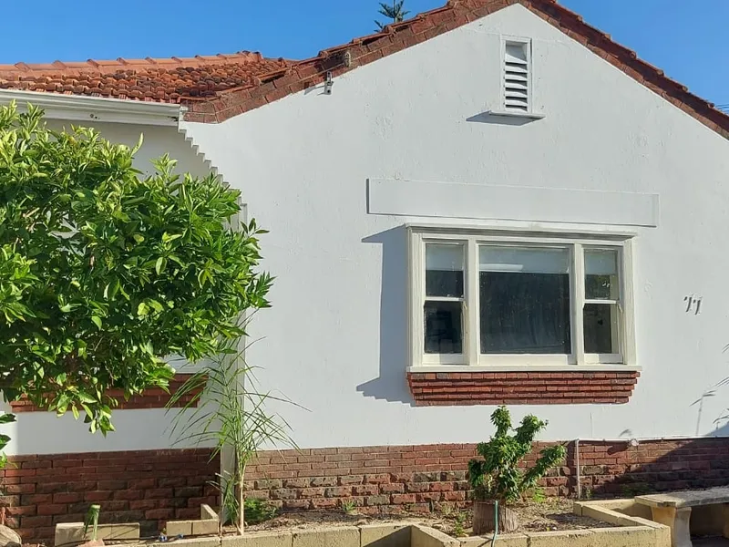 Lots of Character - Large Art Deco Home