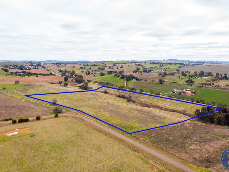 VACANT BLOCK WITH BUILDING ENTITLEMENT.