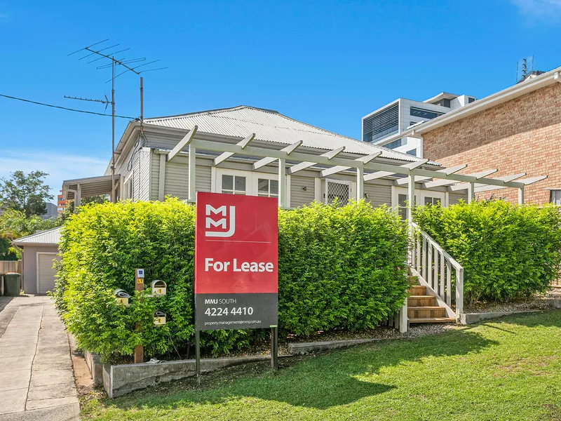 1/49 MATTHEWS STREET, WOLLONGONG