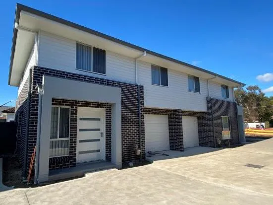 Still New Condition and Walk to Station!