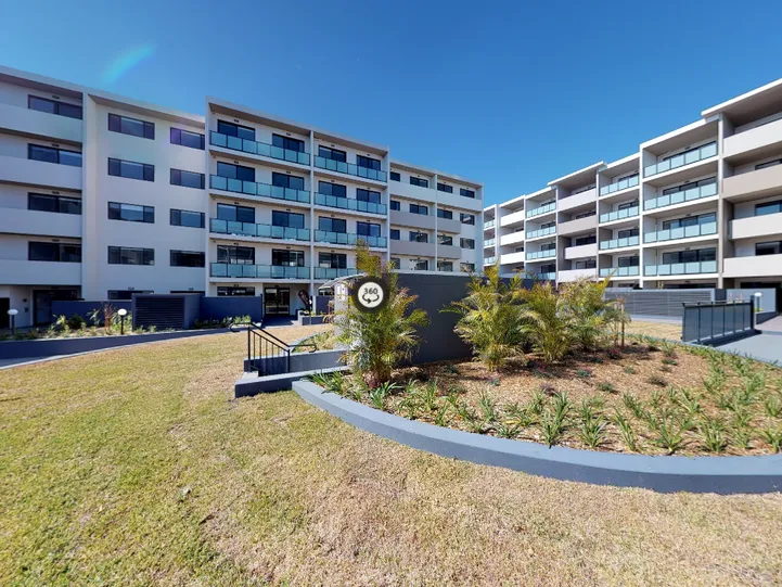Brand New Completed Apartment with Super Large Two bedroom + study ready for inspection !