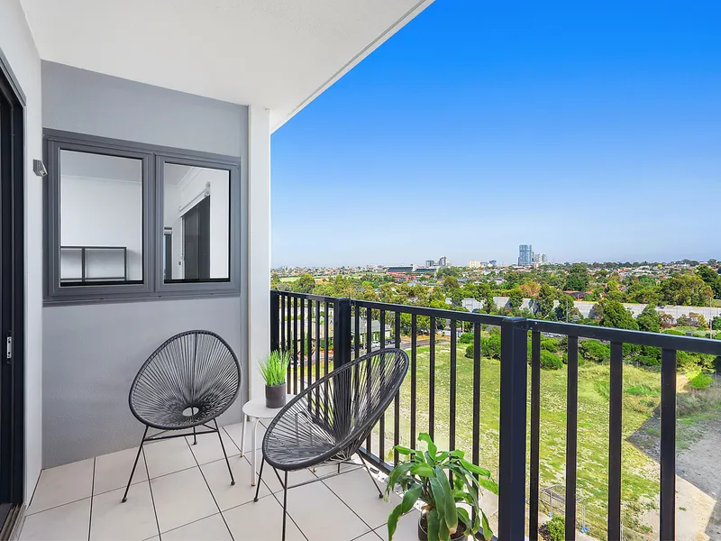 Immaculate contemporary apartment ready to enjoy