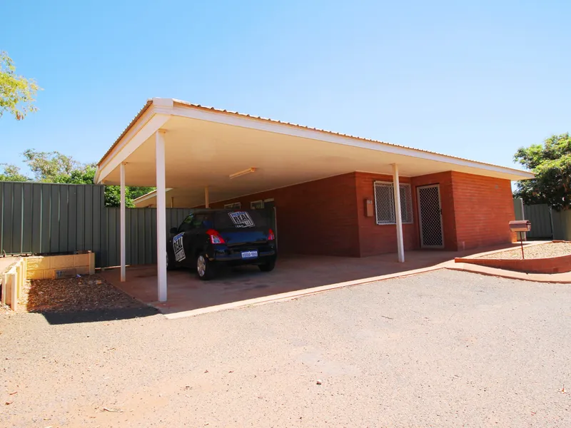 Neat and modern  3 x 2 Bulgarra home! *Available 16/04*