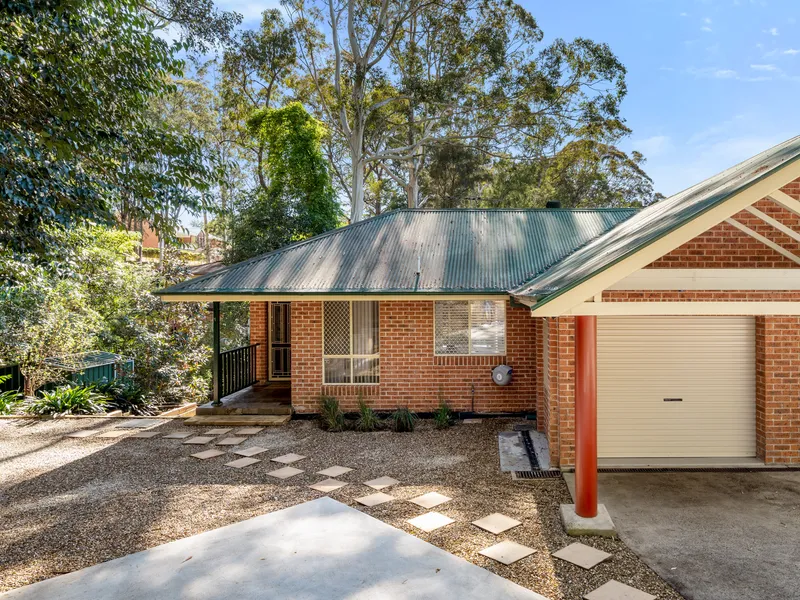 Idyllic Haven of Convenience Encompass Indoor/Outdoor Living.