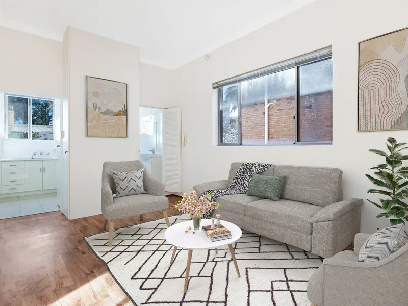 Studio Apartment in Popular Victoria Street