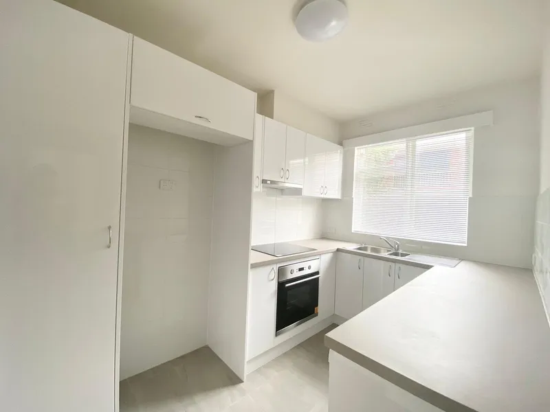 NEWLY RENOVATED TWO BEDROOM GROUD FLOOR APARTMENT | HODGES CAULFIELD