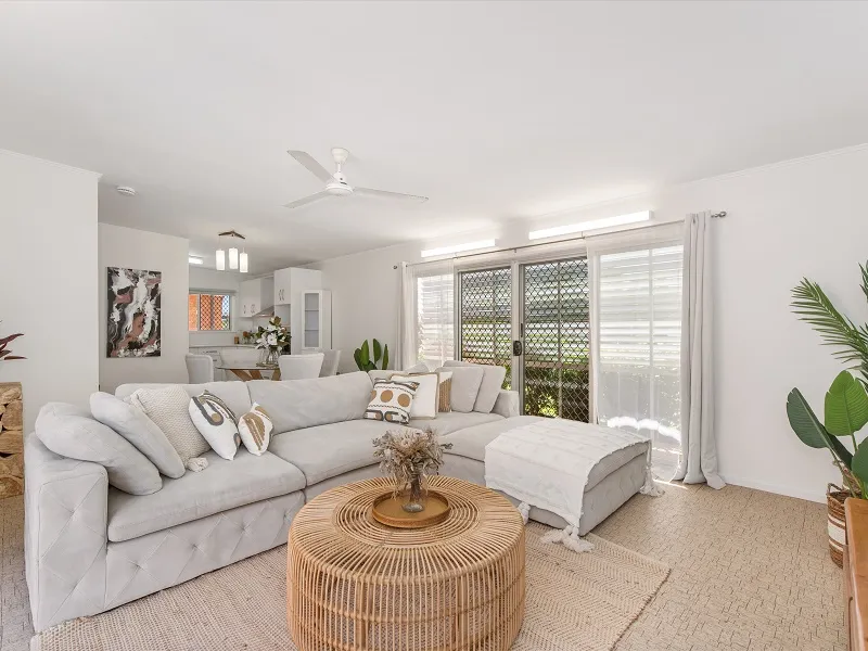 Central Location | Neat & Tidy!