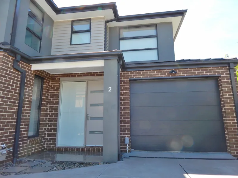 Stylish & Flexible Townhouse with 3rd Bedroom Option