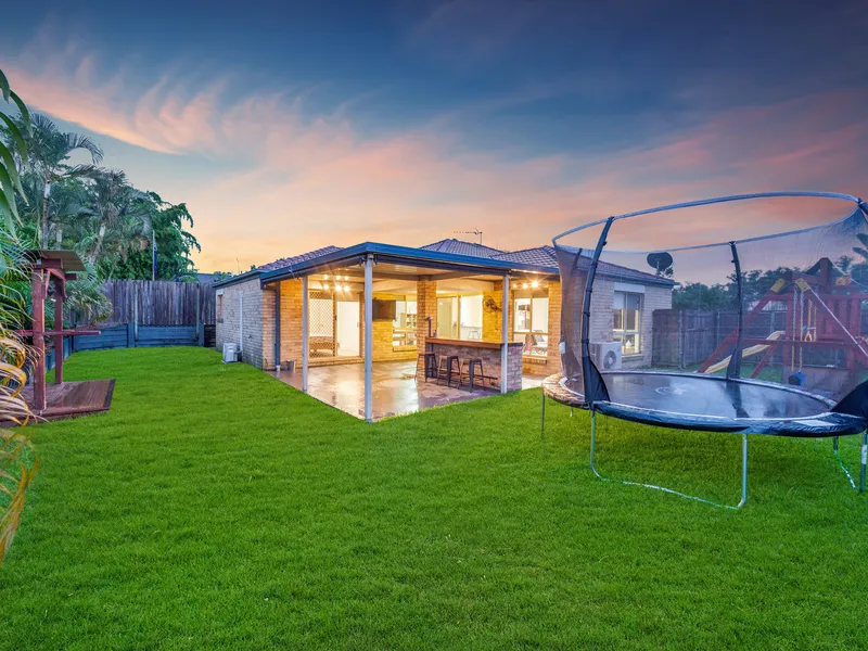 A HIDDEN GEM IN OXENFORD!! 4 BEDROOM HOME IN PRIME LOCATION - HANDY TO EVERYTHING!!