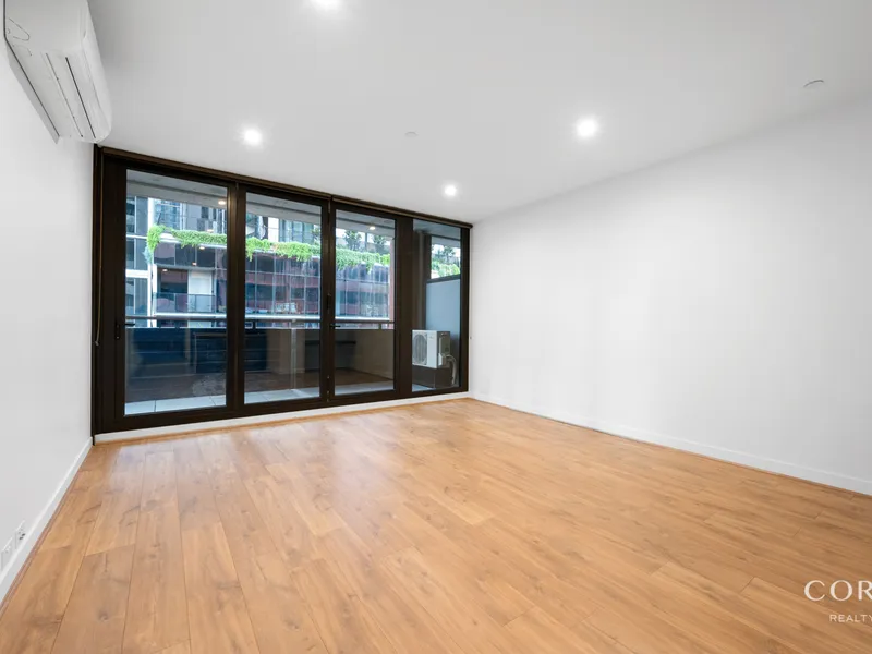 Unfurnished 3 bedroom apartment in the CBD
