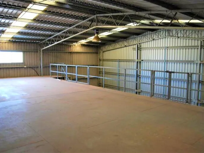 Large Industrial Shed in Great Position