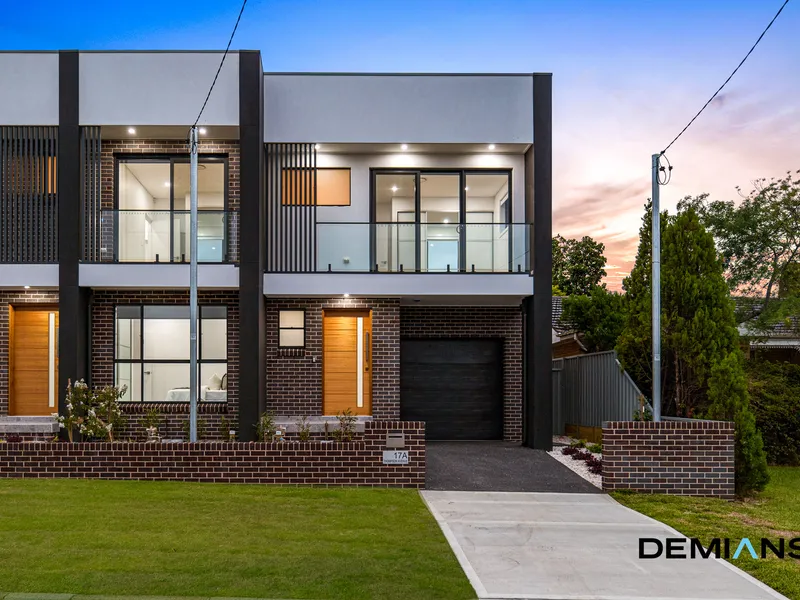 Moorebanks Most Freshest Ultimate Variety Box - This ones 4 Bed. Torrens Title - enough said.