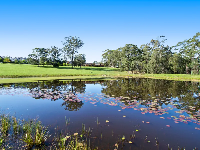 Picturesque and Private, 18 Acre Oasis