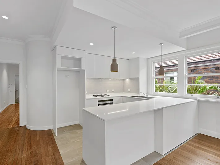 BEAUTIFULLY RENOVATED AND SPACIOUS 3 BEDROOM APARTMENT IN THE HEART OF ROSE BAY!!