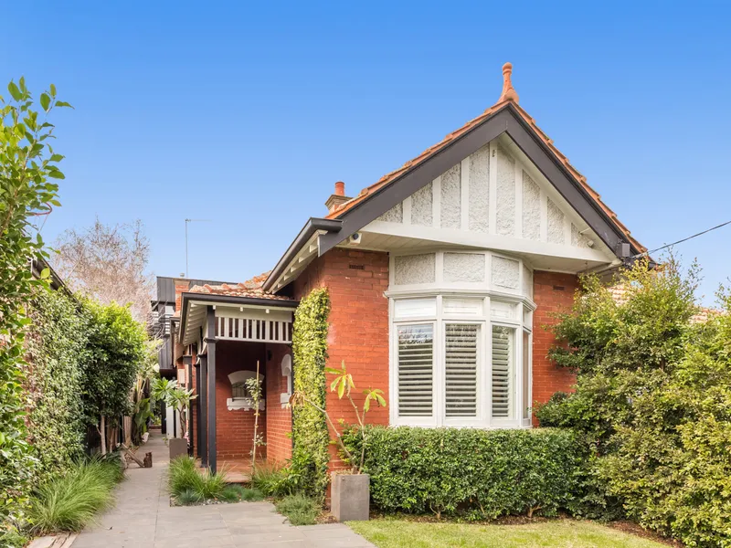 Immaculate Edwardian in sought after location