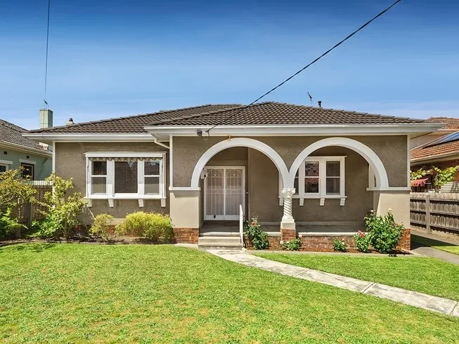 CLASSIC SPACIOUS  PERIOD HOME IN A CENTRAL LOCATION