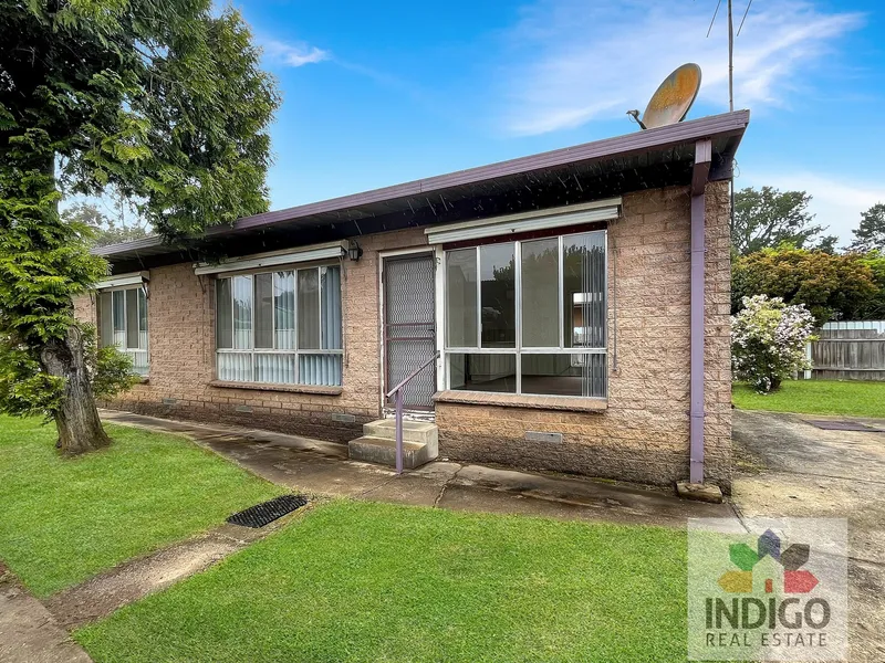 Lakeside Living - No.2