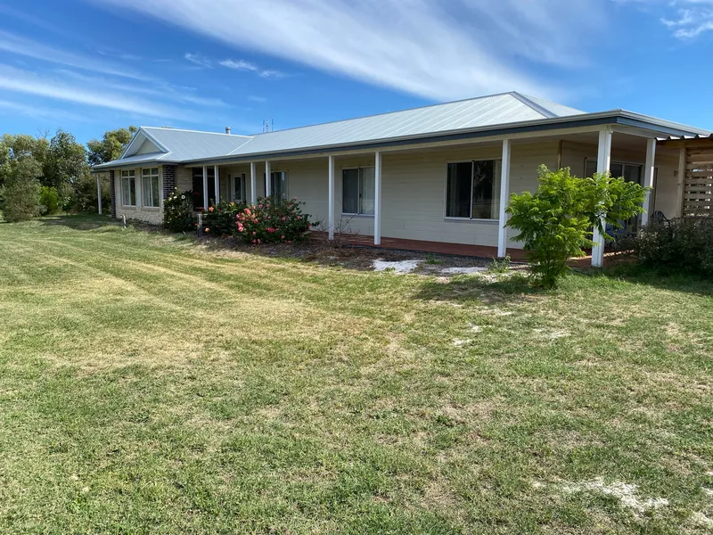 Busselton Country Homestead on 160 acres