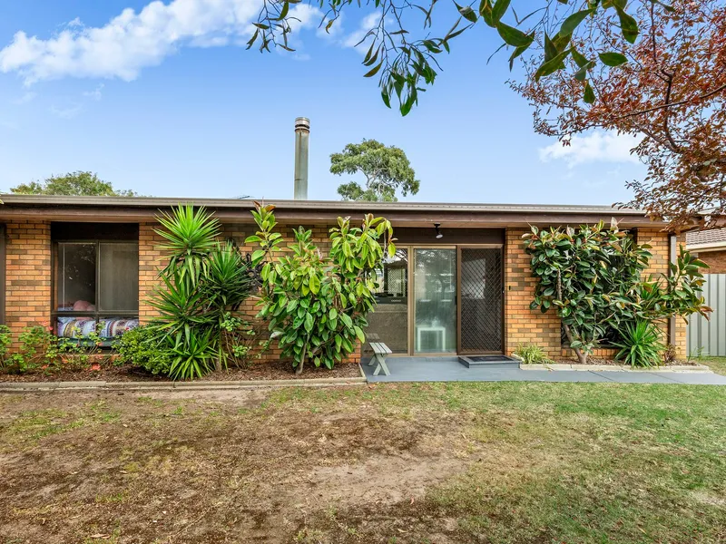 Furnished 5 Bedroom home on large block...