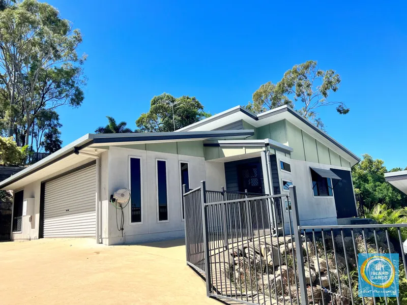 CLOSE TO GOLF COURSE AND RIVER, BACK DUPLEX