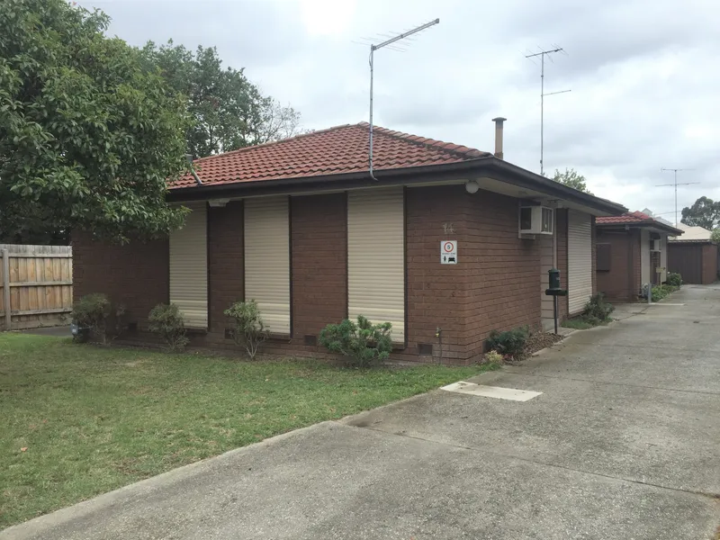 UPDATED AND SPACIOUS 1 BEDROOM UNIT.