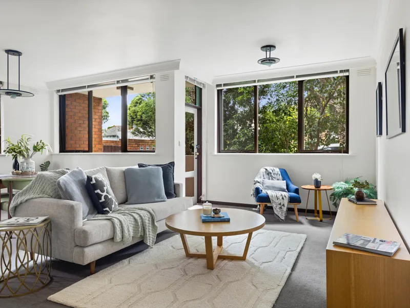 Sensational space and sanctuary in lively inner-city surrounds