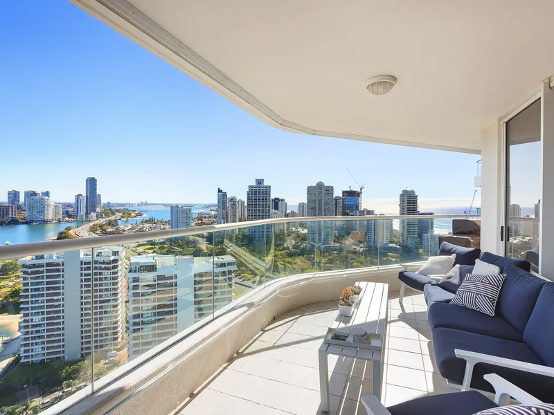 High Floor Renovated Three Bedroom Apartment - Fabulous Views!