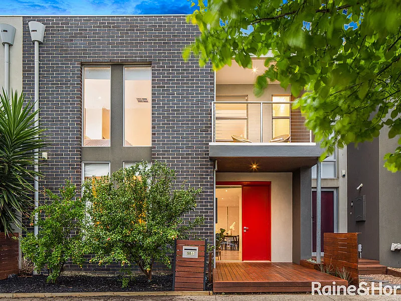 GREAT CENTRAL LOCATION - CLOSE TO EVERYTHING