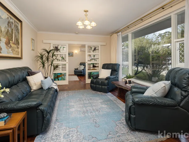 Spacious unit that is more like a small home. Short stroll to Hazelwood Park Reserve.