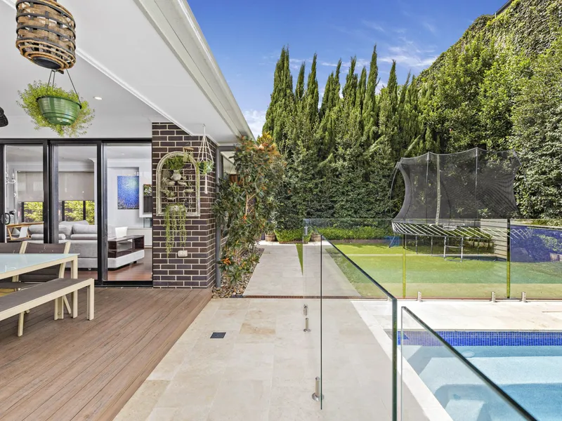 Expansive residence for luxury family style