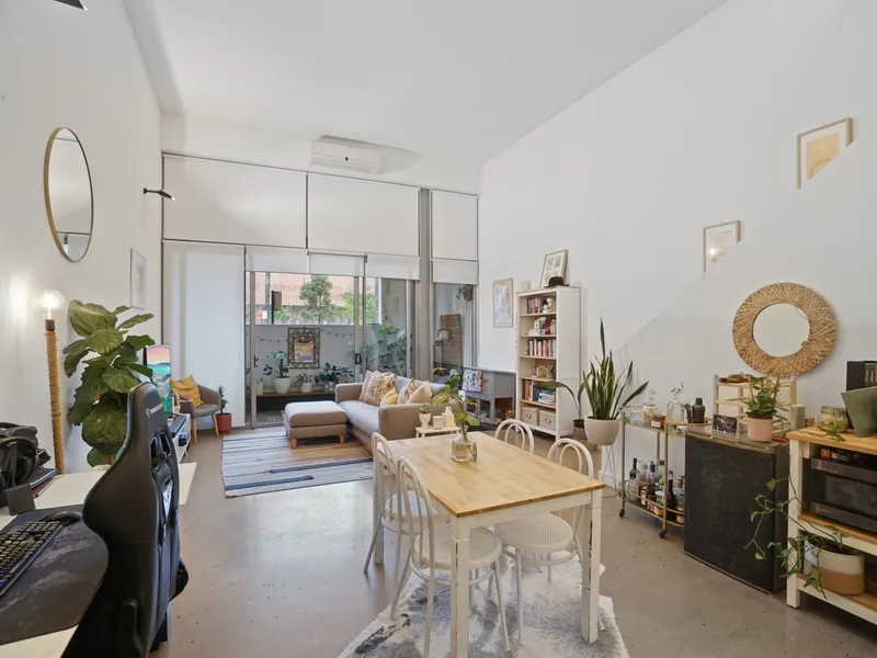 ULTIMATE WAREHOUSE LIVING 