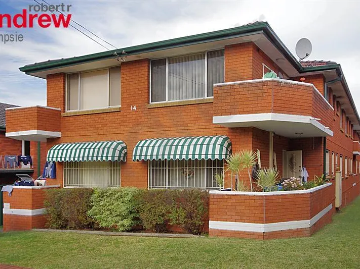 Two Bedroom Top Floor/Security Unit With Garage