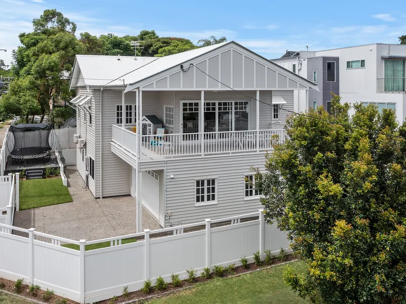 Hampton Style with City Views