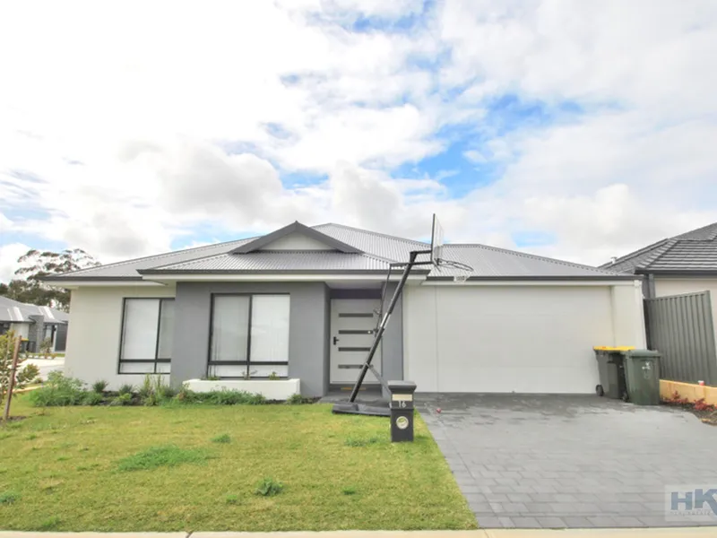 MODERN 4 BEDROOM HOME PLUS STUDY AND THEATRE !