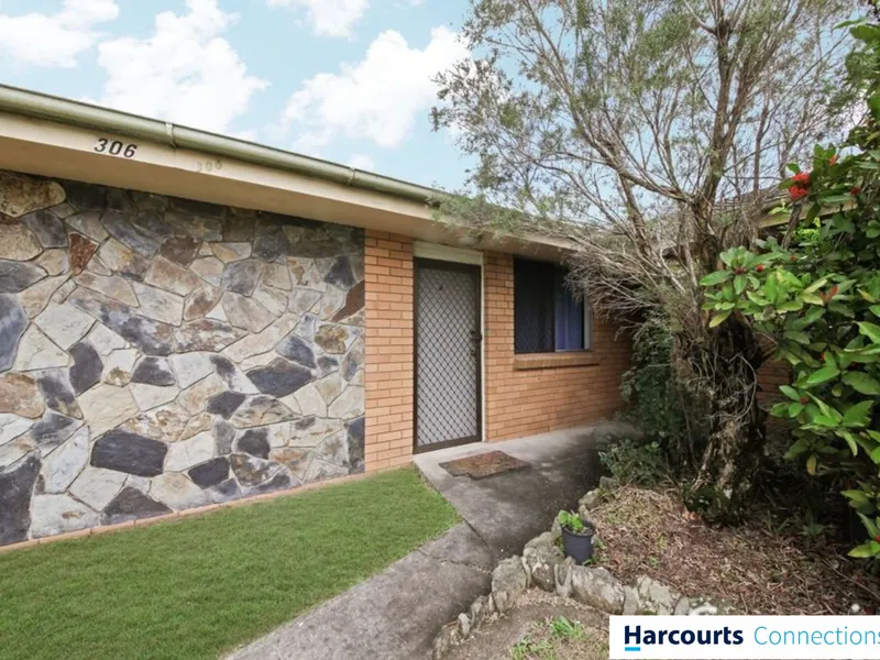 Adorable, Refreshed Unit in Convenient Location