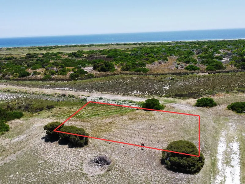 COASTAL LAND - ONLY A STONE THROW FROM THE BEACH!