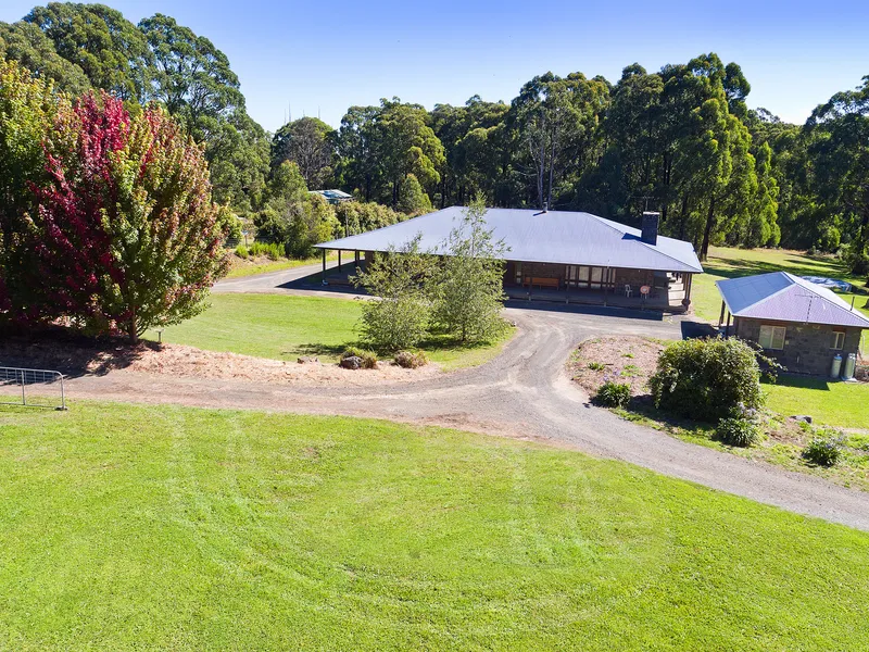 BLUESTONE HOMESTEAD, COTTAGE, SHED ON 11 ACRES (APPROX)