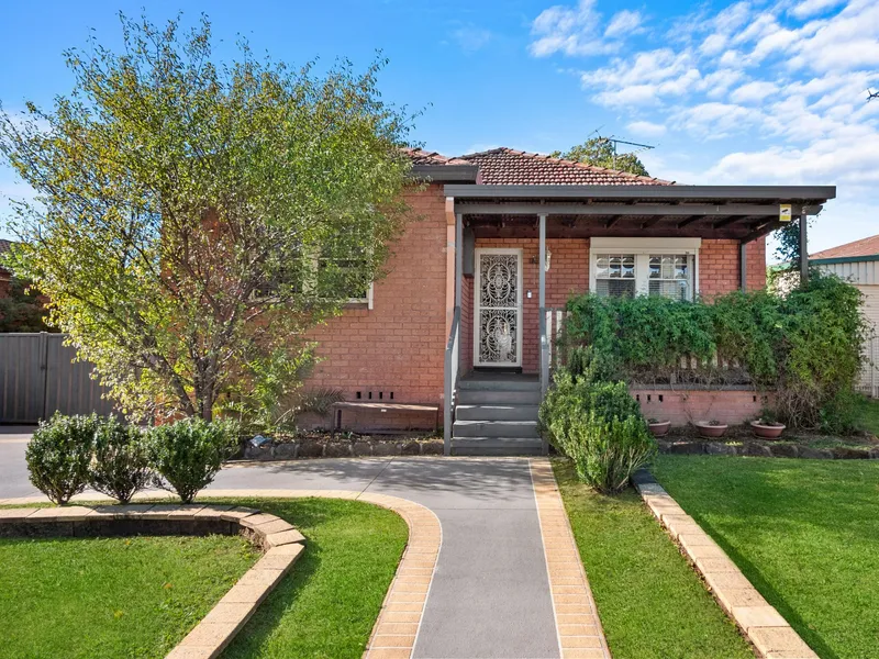 Immaculate 3 Bedroom family home with teenage or parent retreat