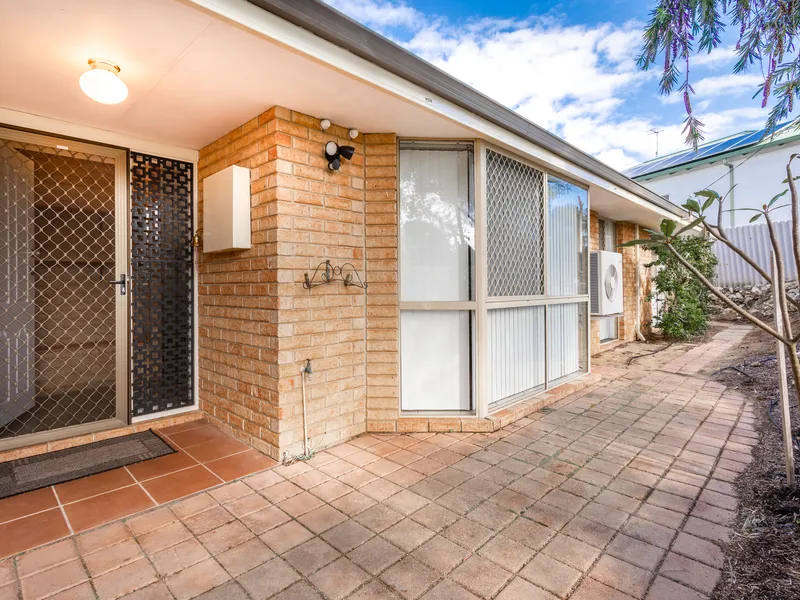 3 bedrooms, 1 Bathroom, 2 Cars