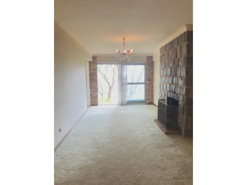 Granny Flat with Valley Views in Berowra Heights. 